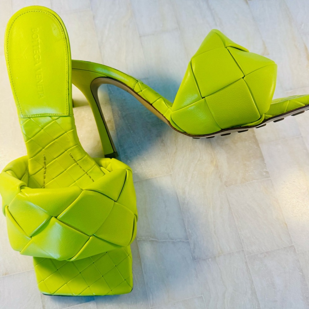 Bottega Veneta Lime Quilted Mule Sandals, size 39 - Picture 6 of 14